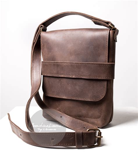 men's cross body messenger bag.